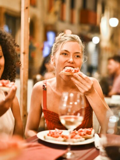 Cafes & Restaurants